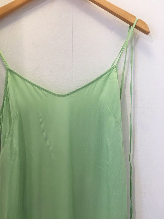 Billede af grøn satin kjole