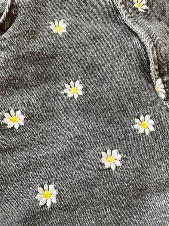 Billede af jeans med blomster
