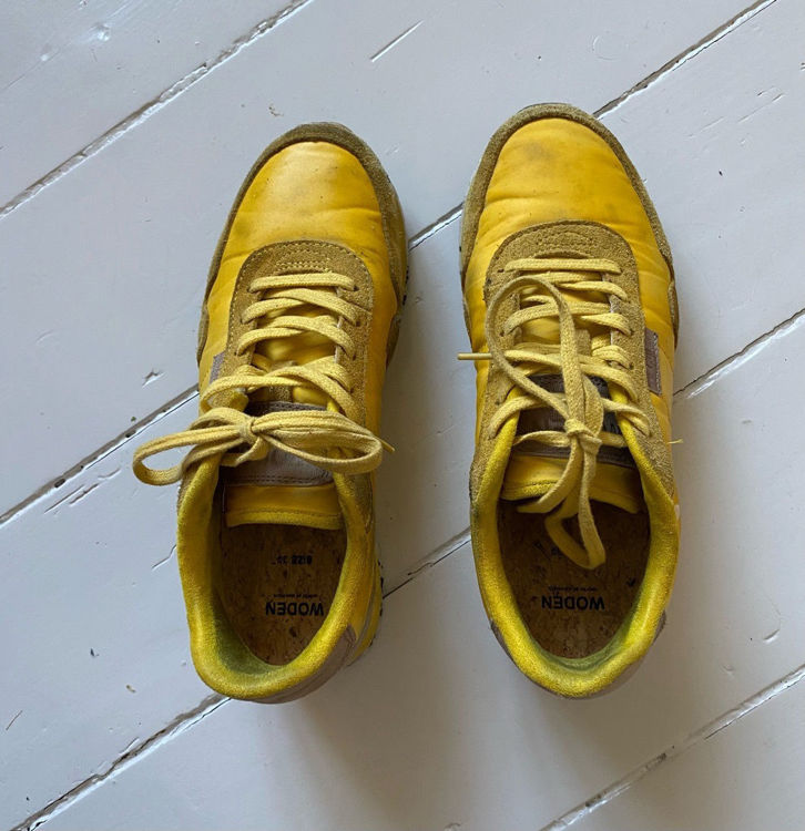 Billede af wooden sneakers gule