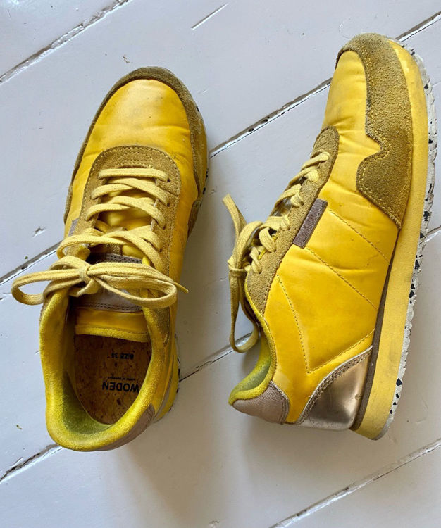 Billede af wooden sneakers gule