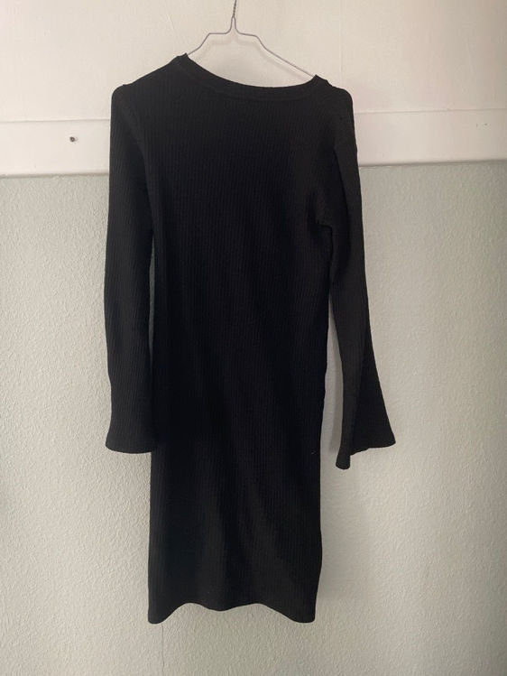 Billede af sort kjole fra gina tricot