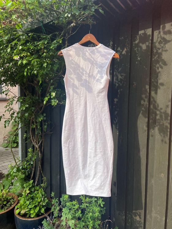 Billede af hvid Zara kjole