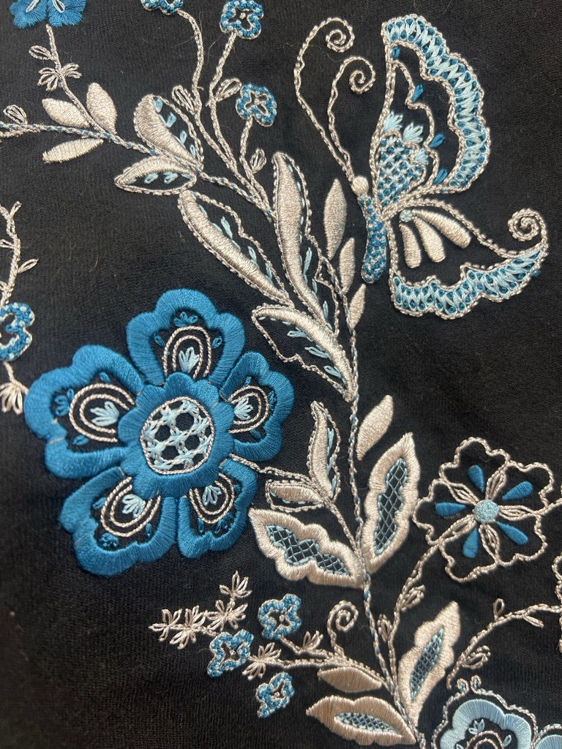 Billede af Handenbroidered shawl
