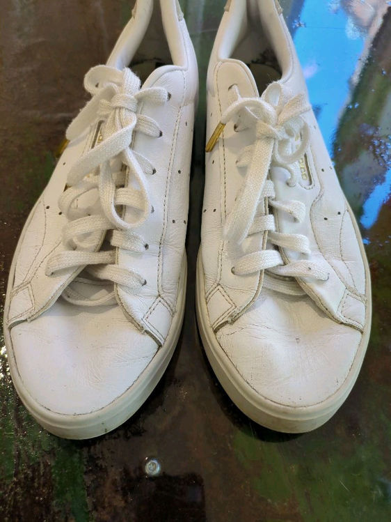 Billede af Adidas Hvide Læder Sneakers