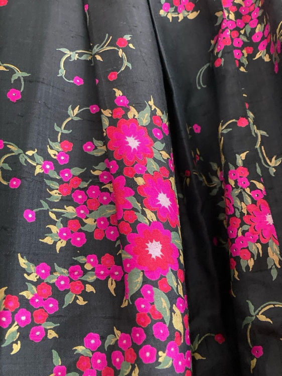 Billede af Tailormade silk skirt - 70s style