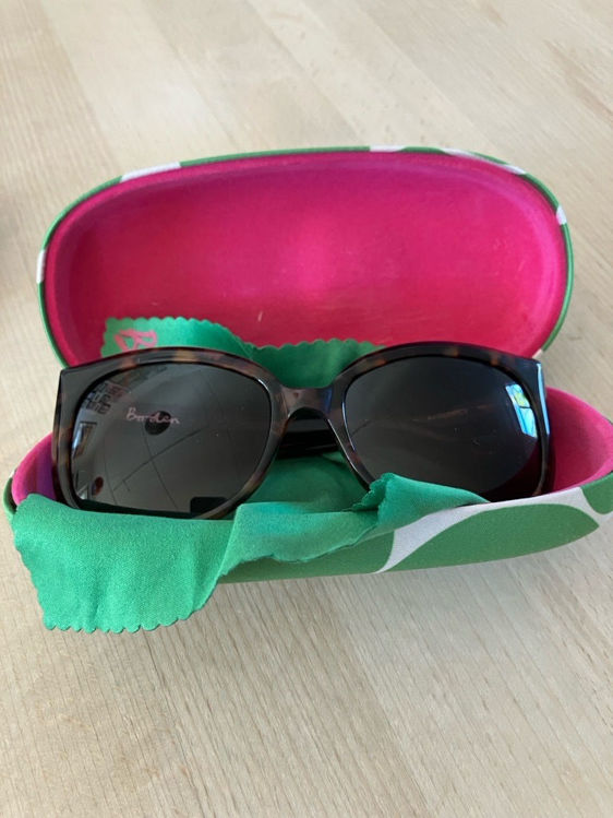 Billede af Boden oversize sunglasses in funky case. 