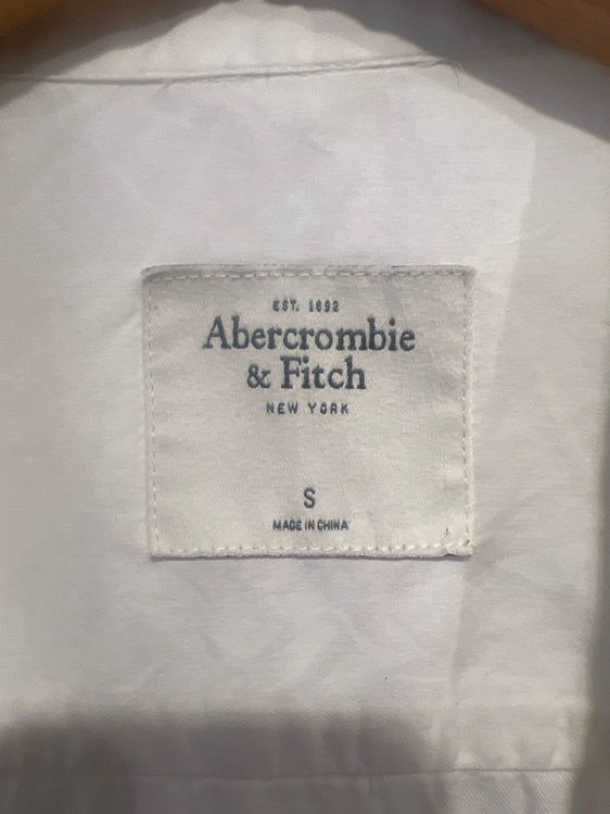 Billede af Abercrombie & Fitch hvid skjorte