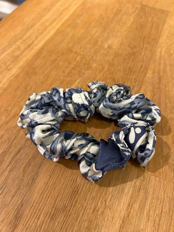 Billede af HÅR SCRUNCHIE BLÅ