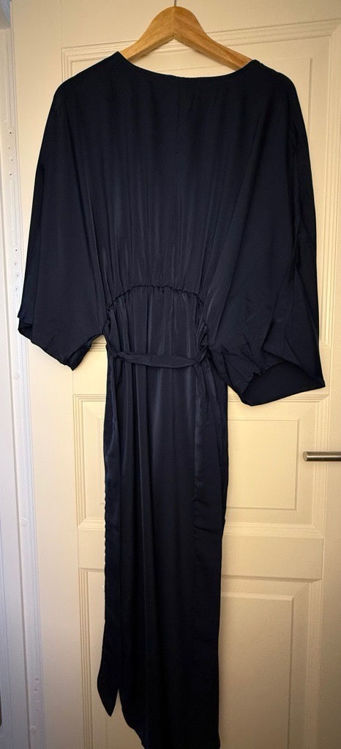 Billede af Long navy dress size 12