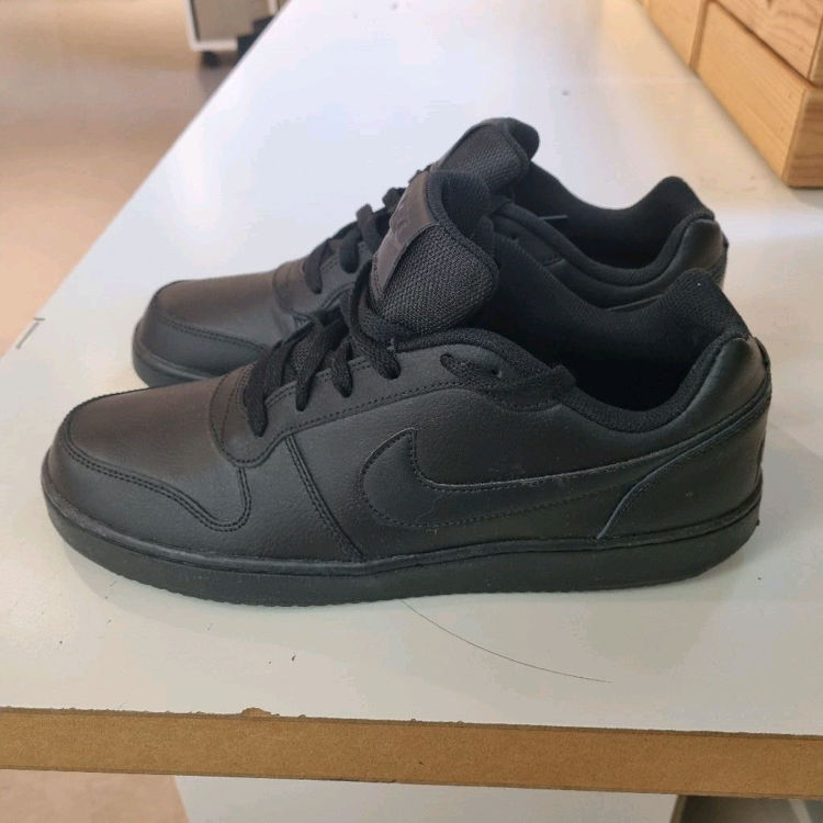 Billede af Nike sort low str.45 