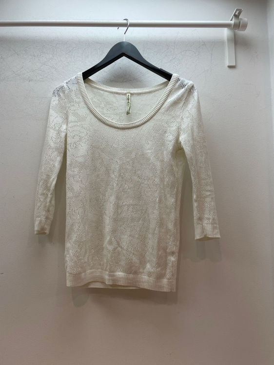 Billede af White lacy blouse 