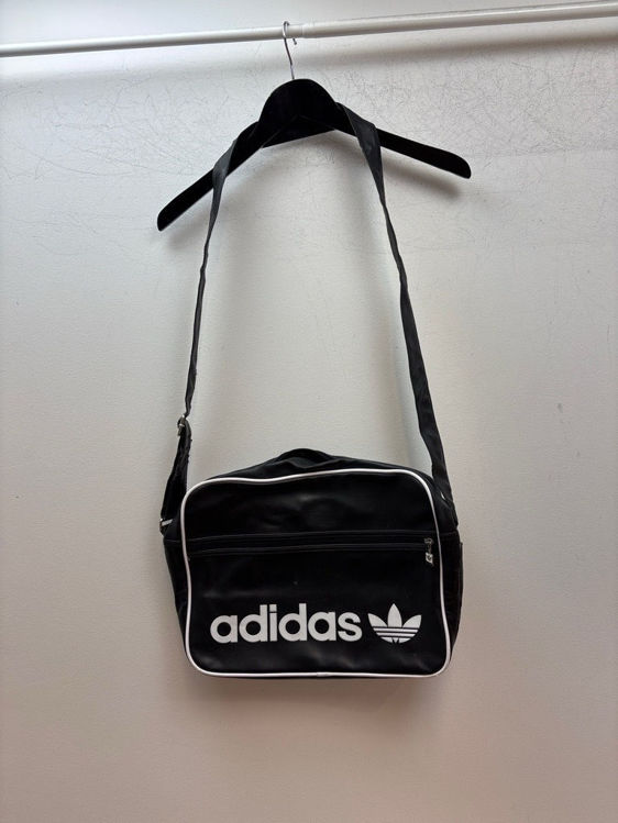 Billede af Adidas crossbody 20 år gl.