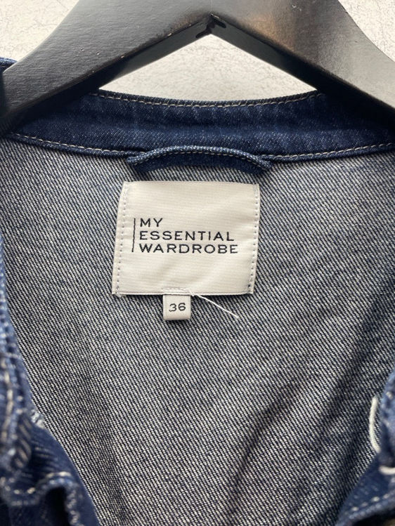 Billede af My essential wardrobe